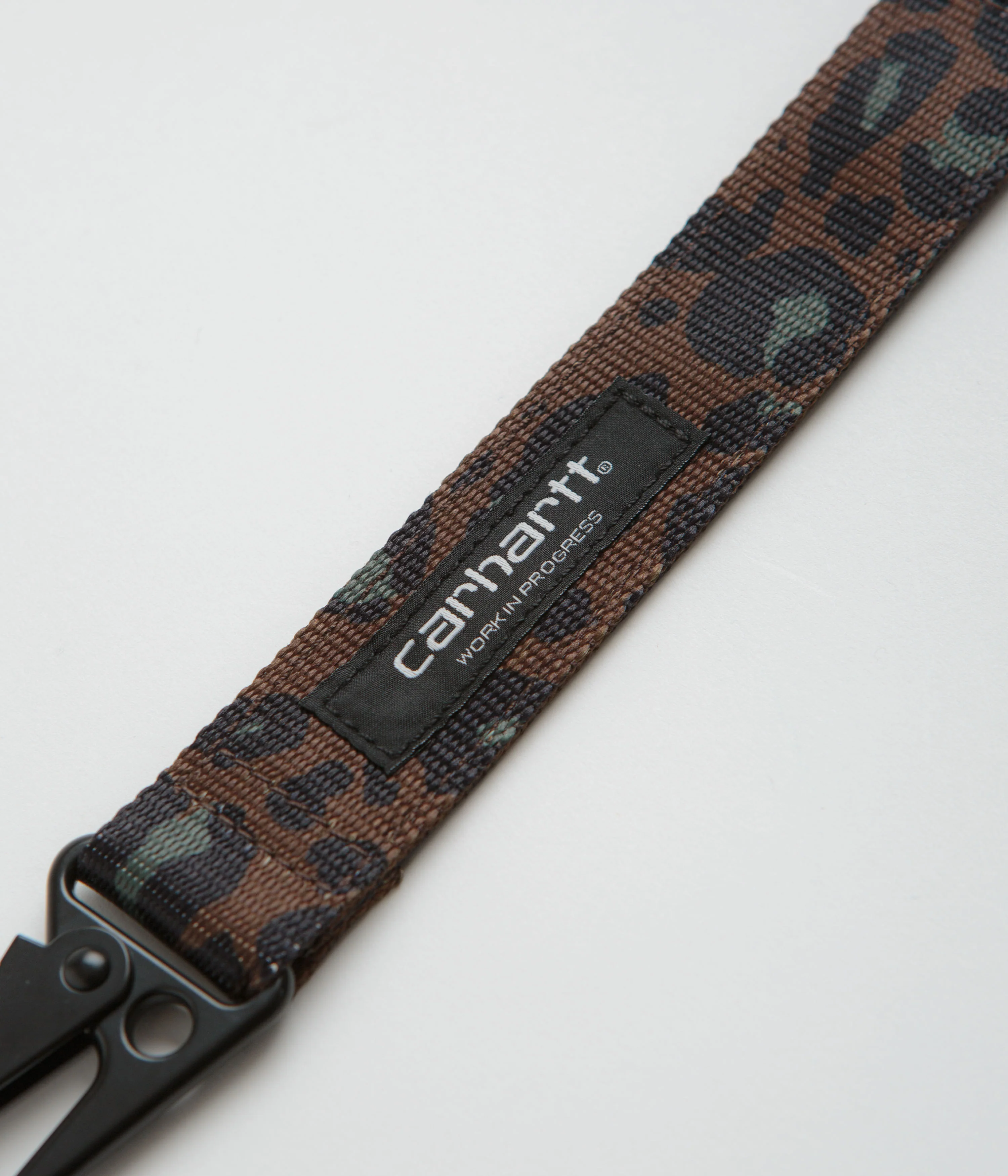 Carhartt Jude Keyholder - Camo Leo Jacquard / Tamarind - Image 2