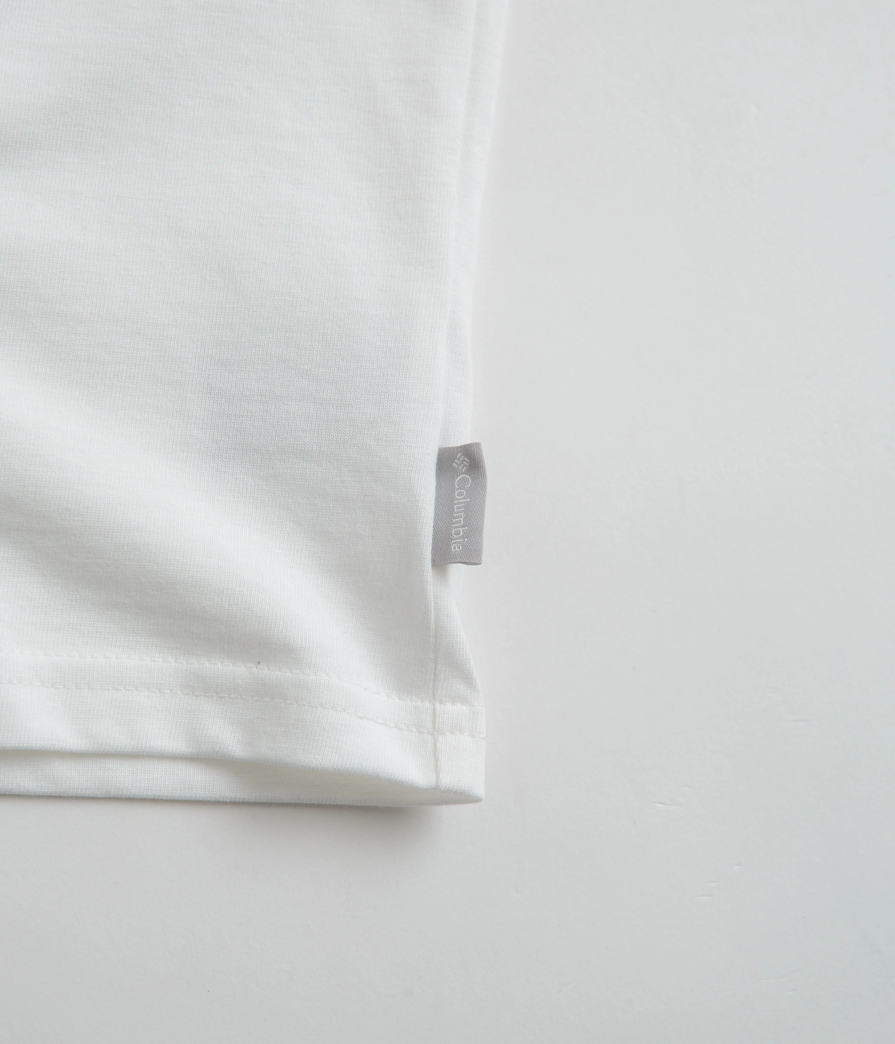 Columbia Explorers Canyon Back T-Shirt - White / Bearly Tribe - Image 6