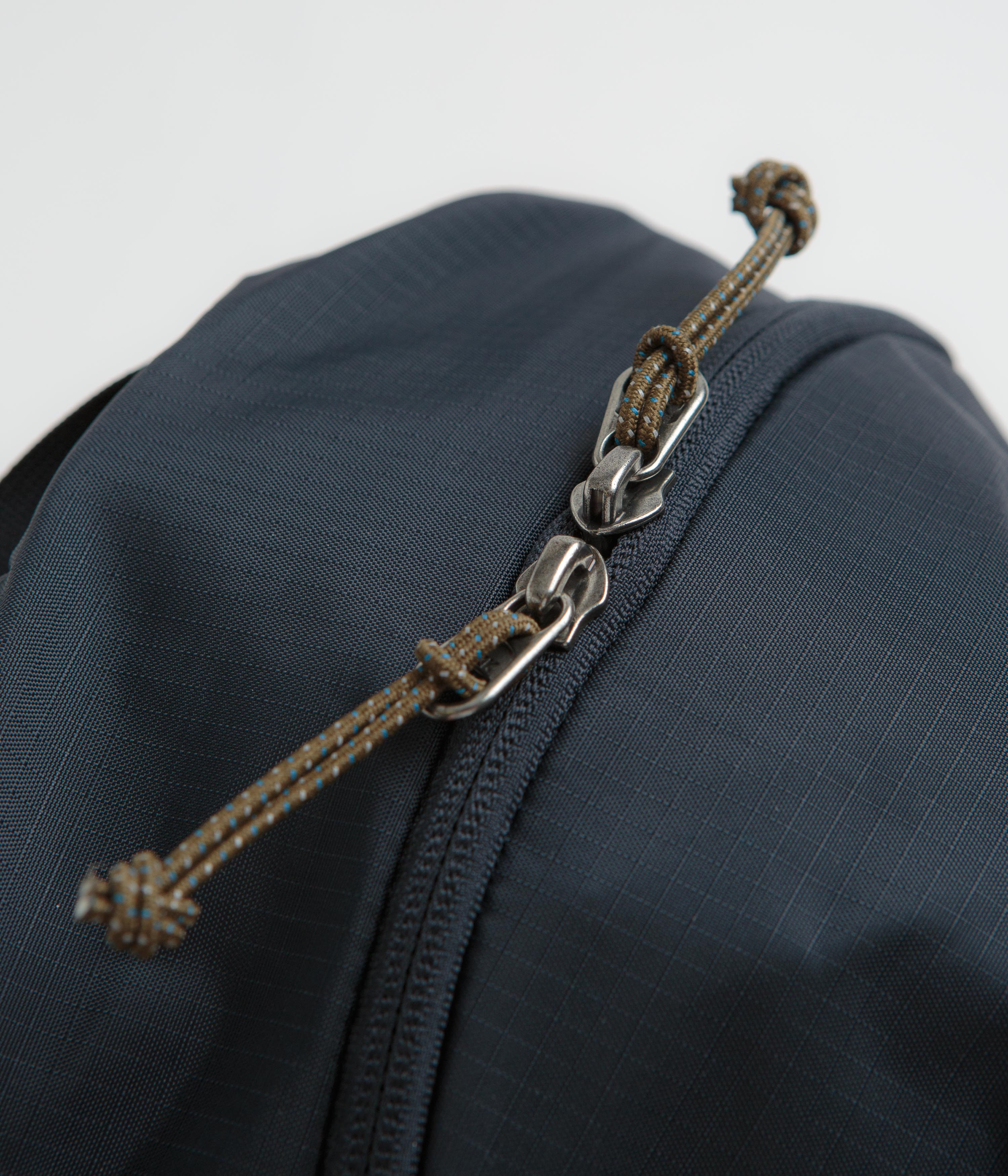 Cotopaxi Elqui 18L Backpack - Carbon - Image 5