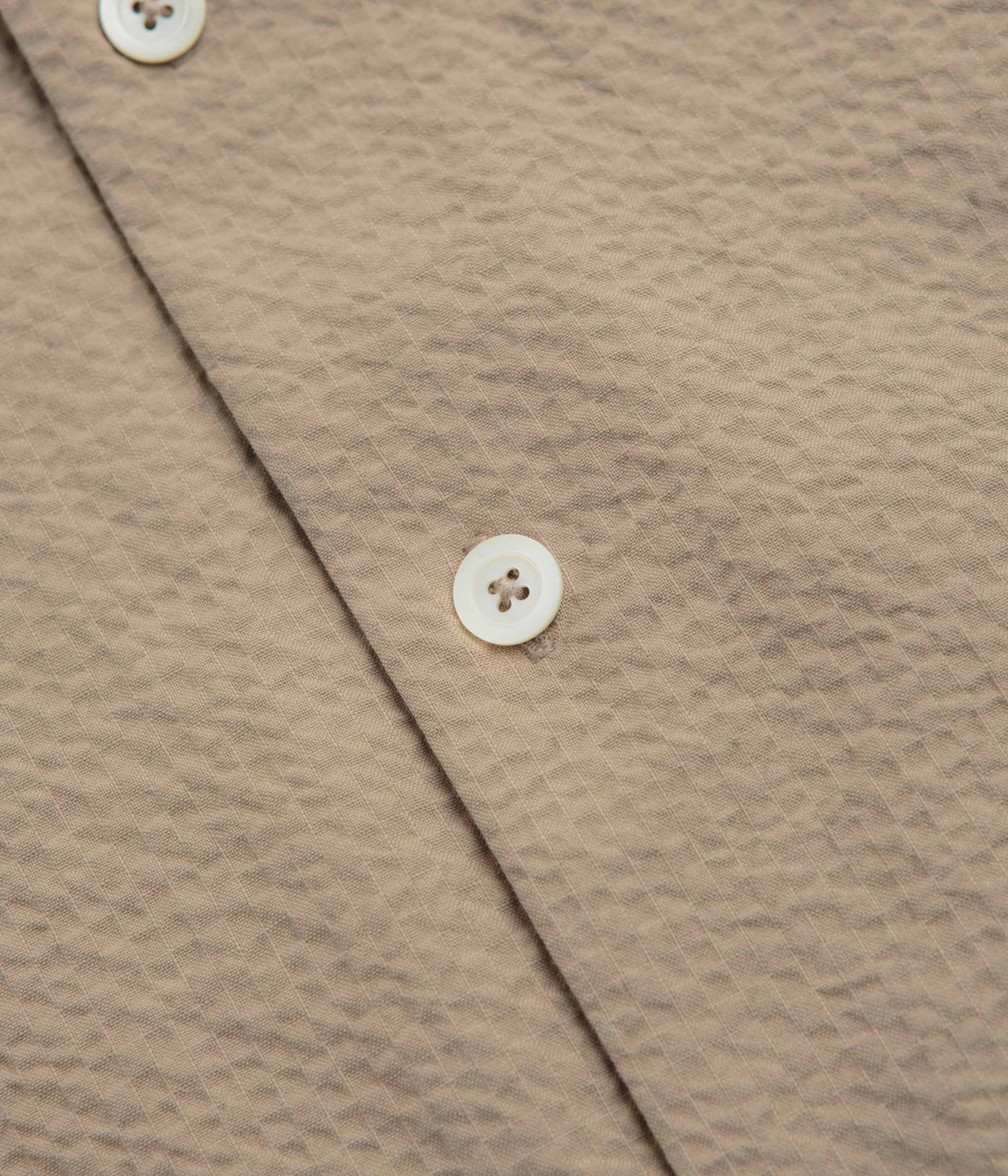 Howlin' Cocktail Short Sleeve Shirt - Biscuit Seersucker - Image 3