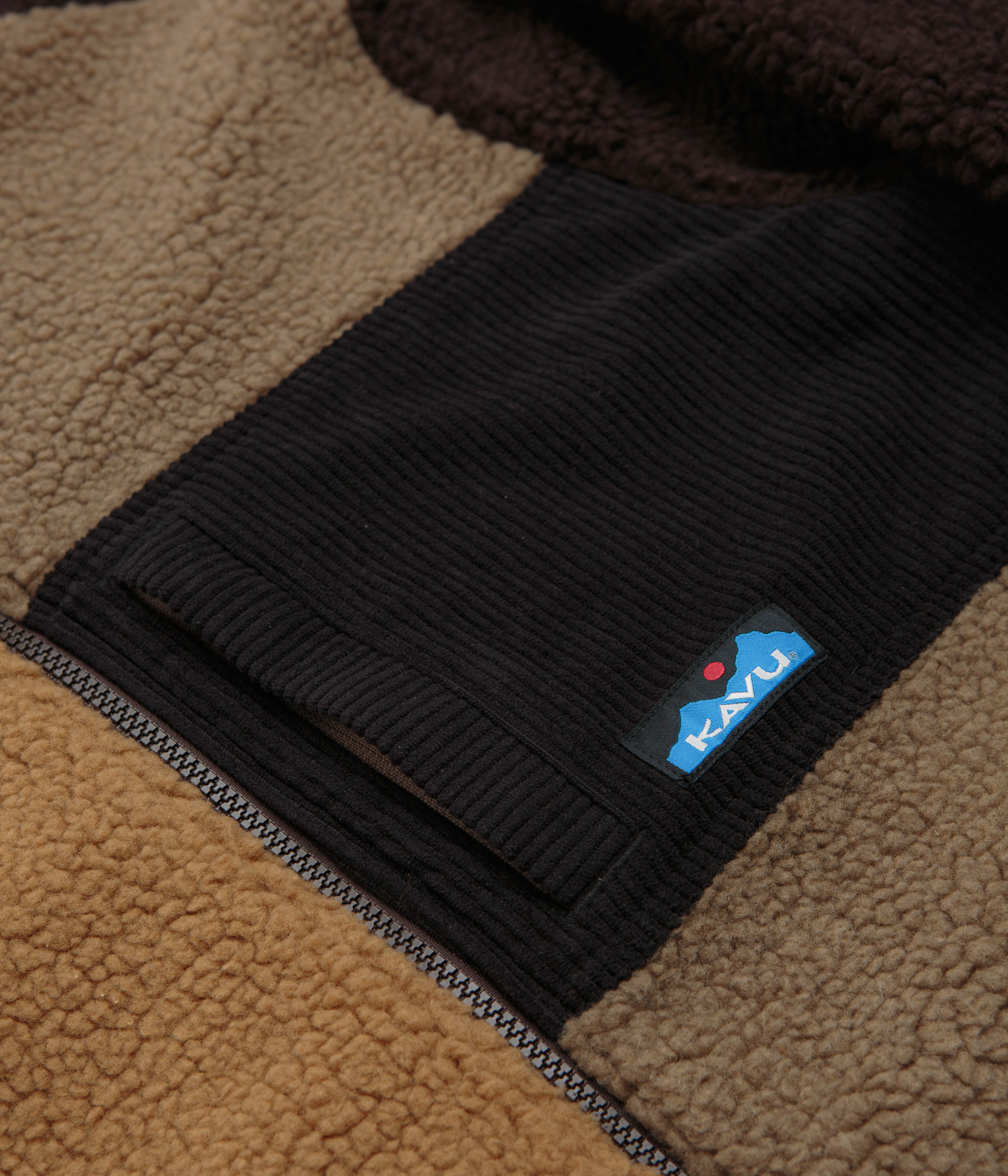 Kavu Wayside Fleece - Wild Wood Block - Image 5