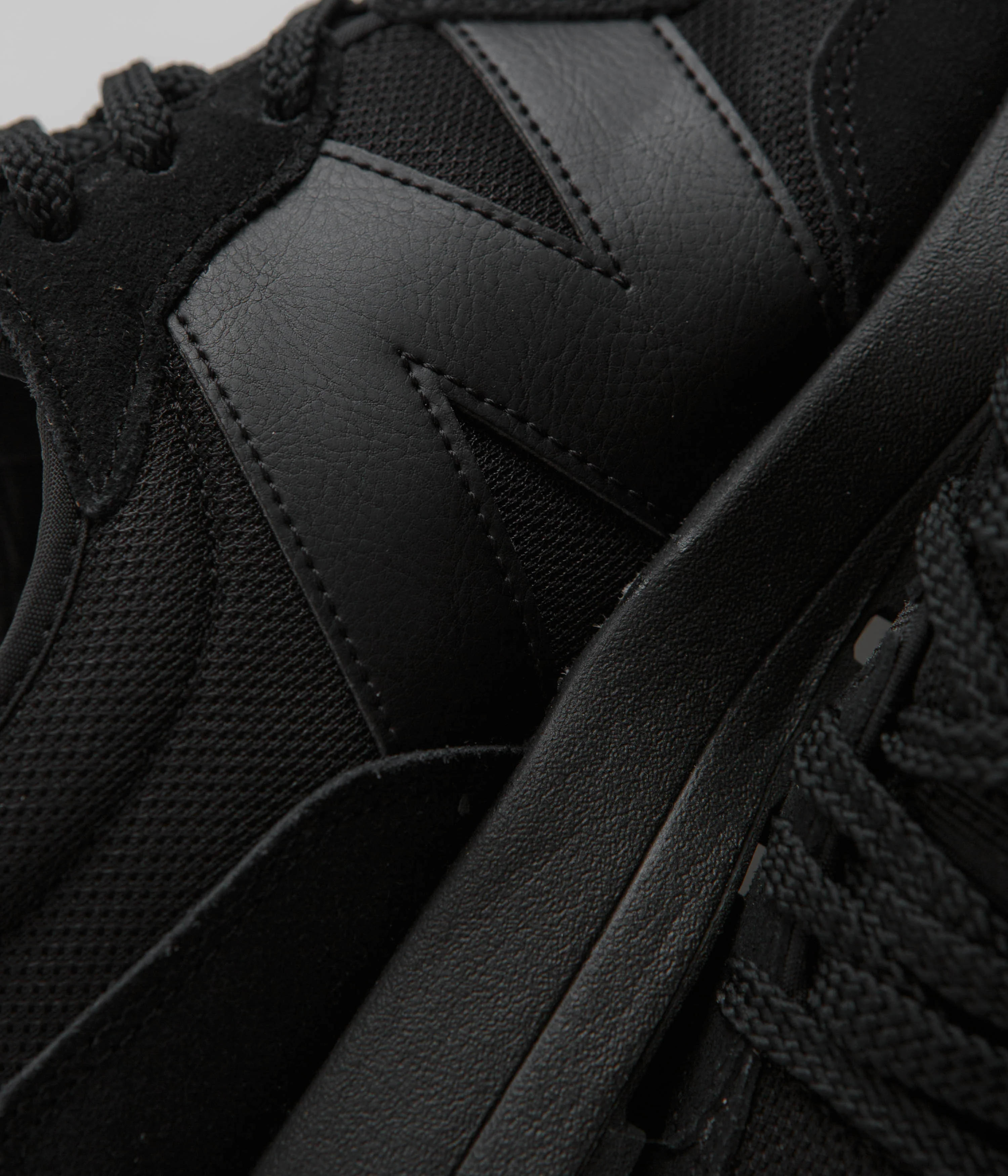 New Balance 327 Shoes - Black / Black - Image 4