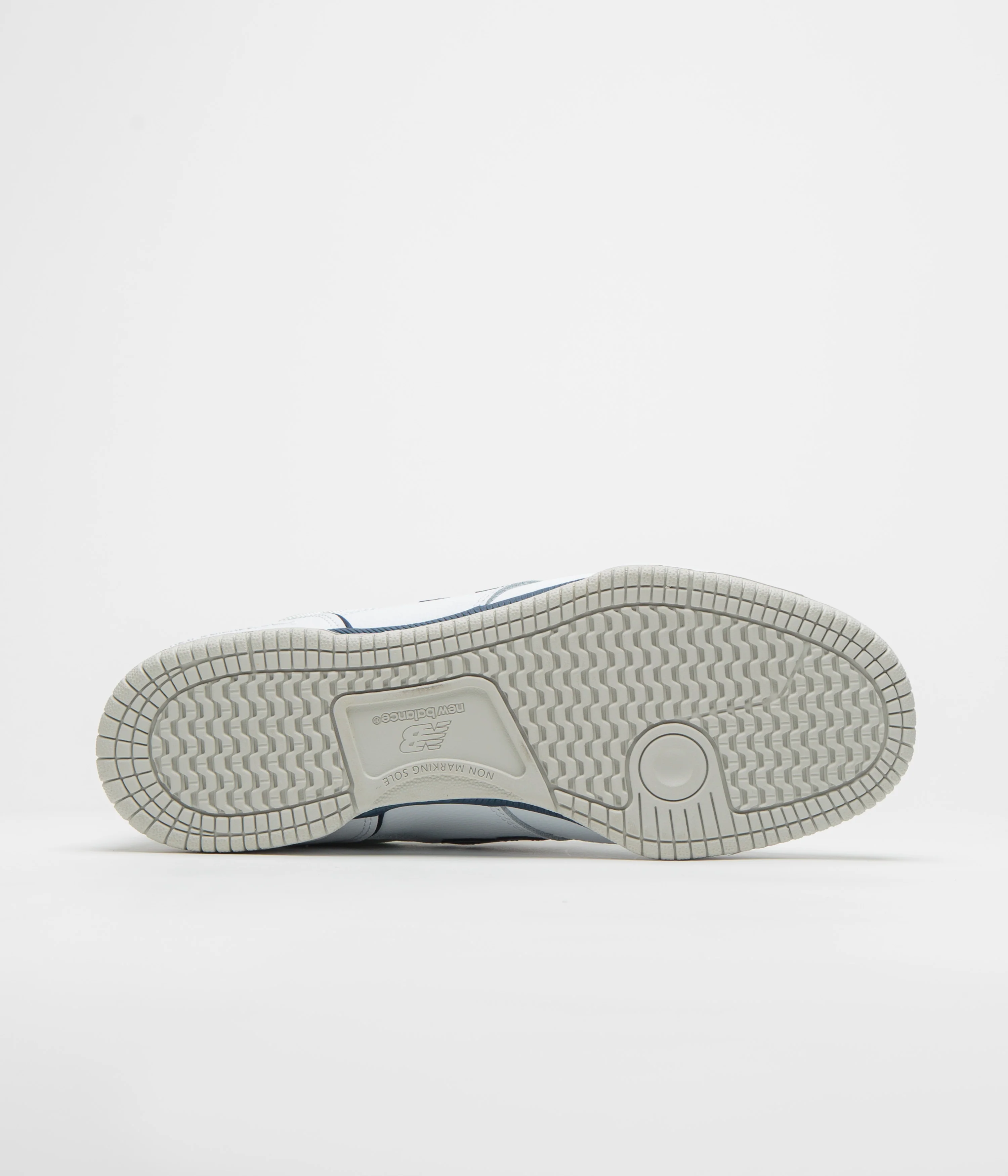 New Balance Numeric 600 Tom Knox Shoes - White / Navy - Image 6