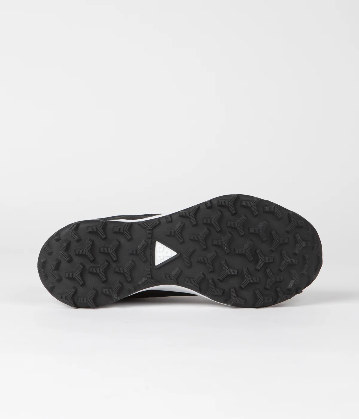 Nike ACG Lowcate Shoes - Black / White - Black - White - Image 5