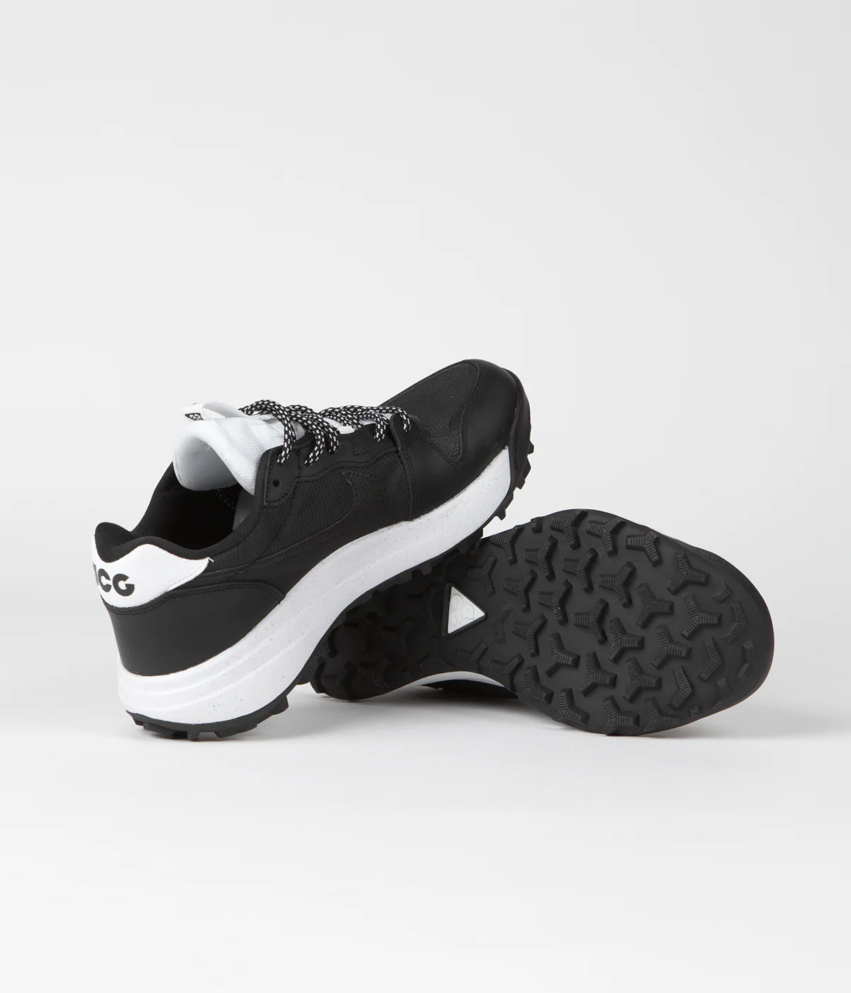 Nike ACG Lowcate Shoes - Black / White - Black - White - Image 6
