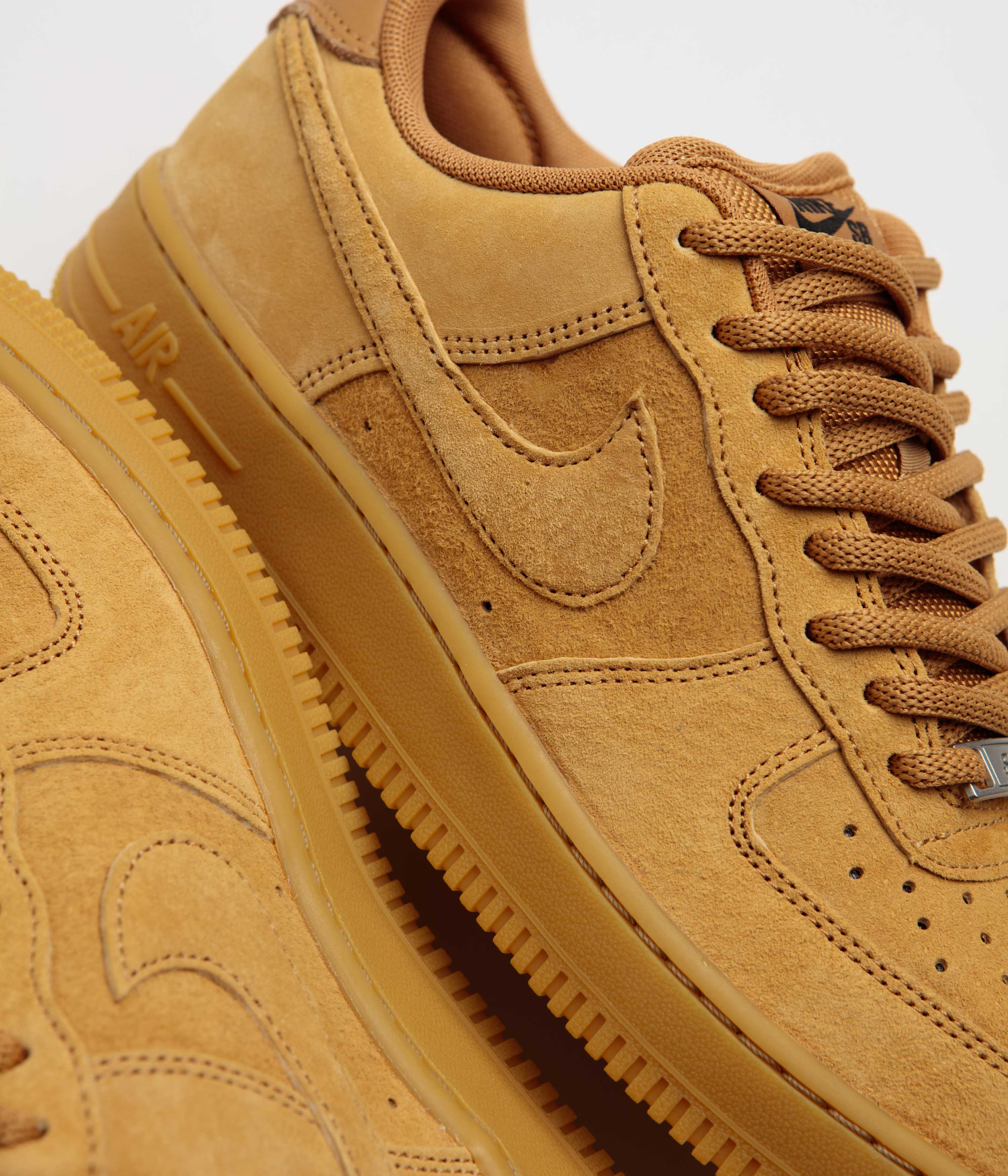 Nike SB Air Force 1 Shoes - Flax / Flax - Black - Gum Light Brown - Image 3