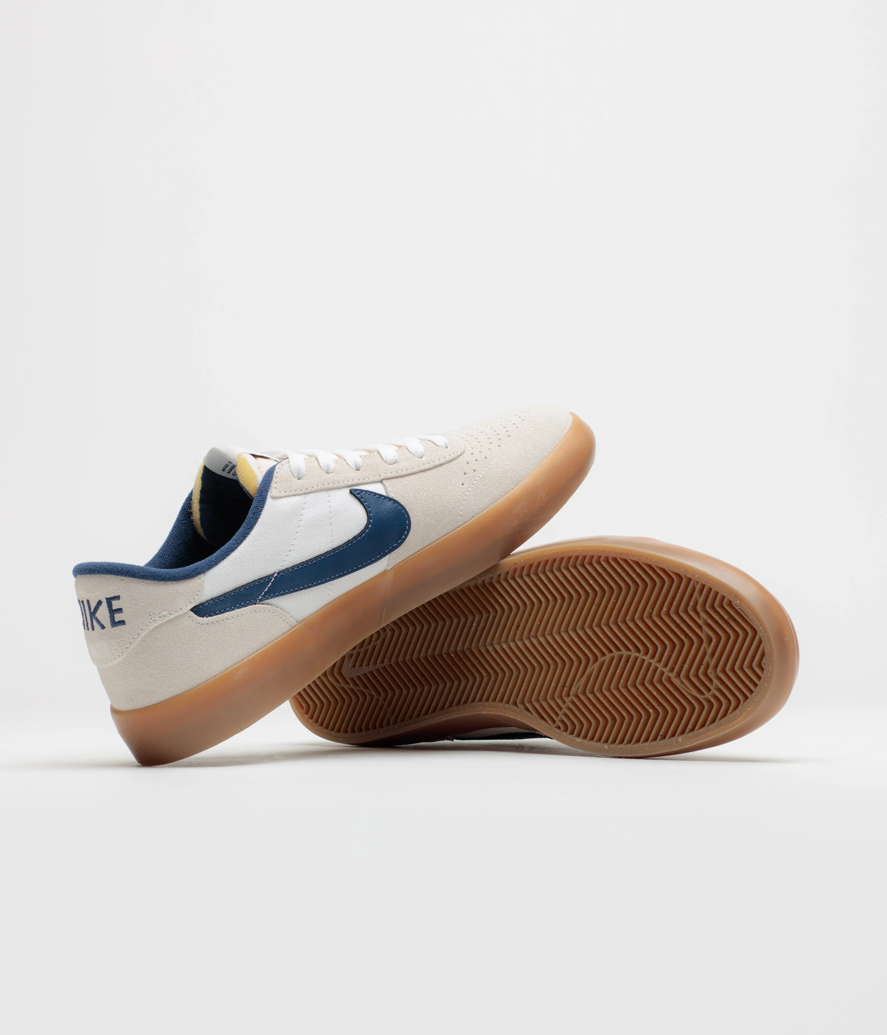 Nike SB Heritage Vulc Shoes - Summit White / Navy - White - Gum Light Brown - Image 5