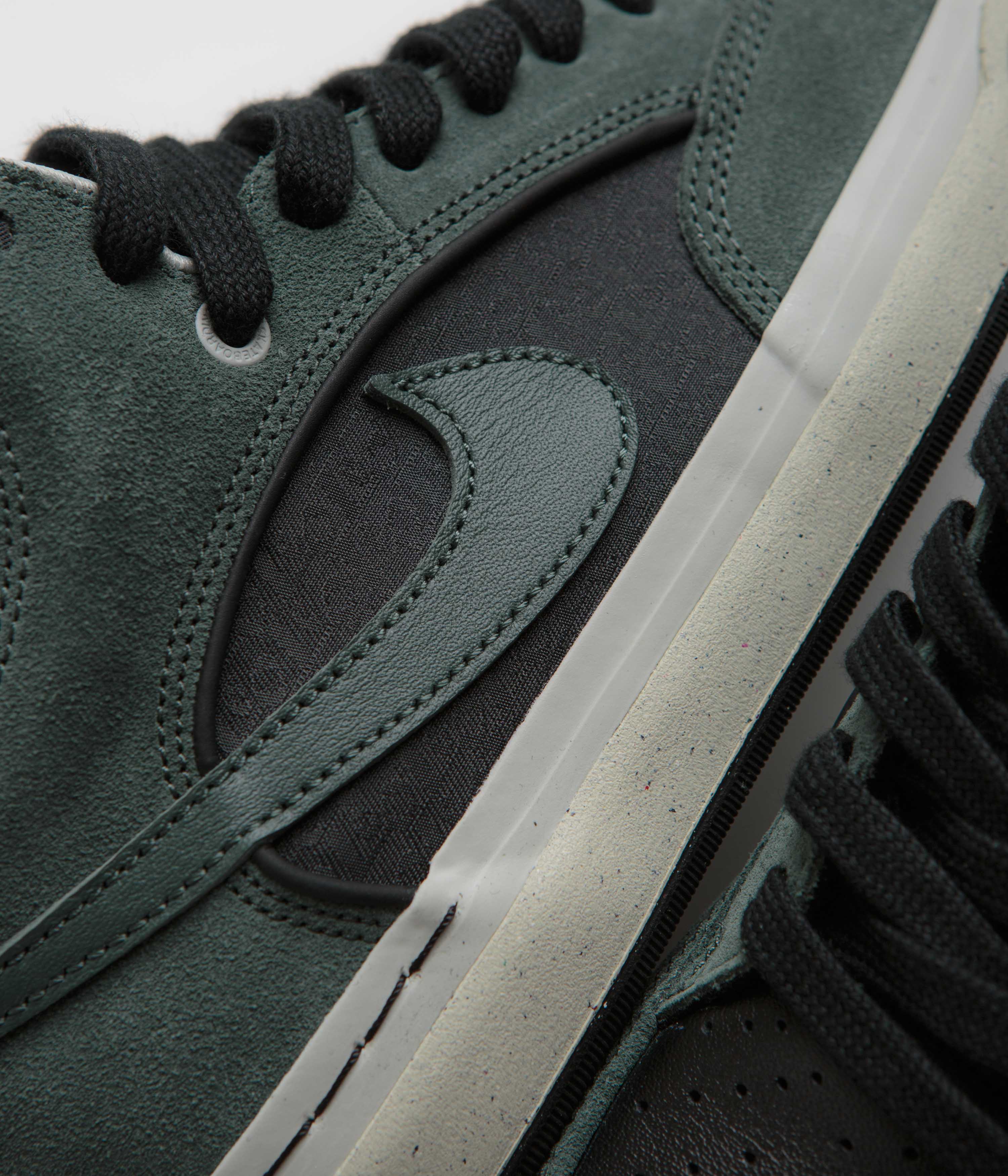 Nike SB React Leo Shoes - Vintage Green / Vintage Green - Black - Image 3