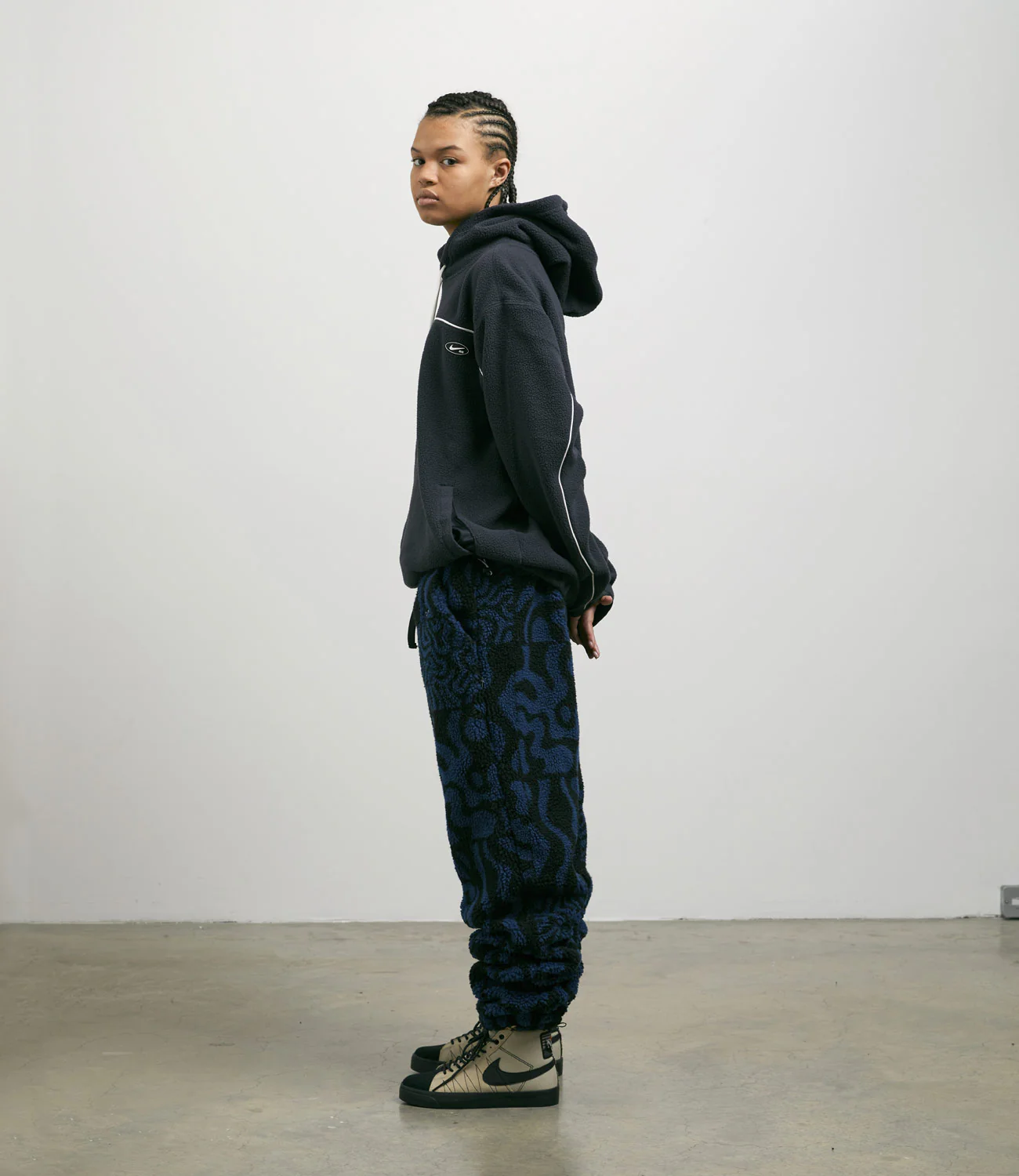 Nike SB Sherpa Fleece Hoodie - Black / Sail / Sail - Image 4