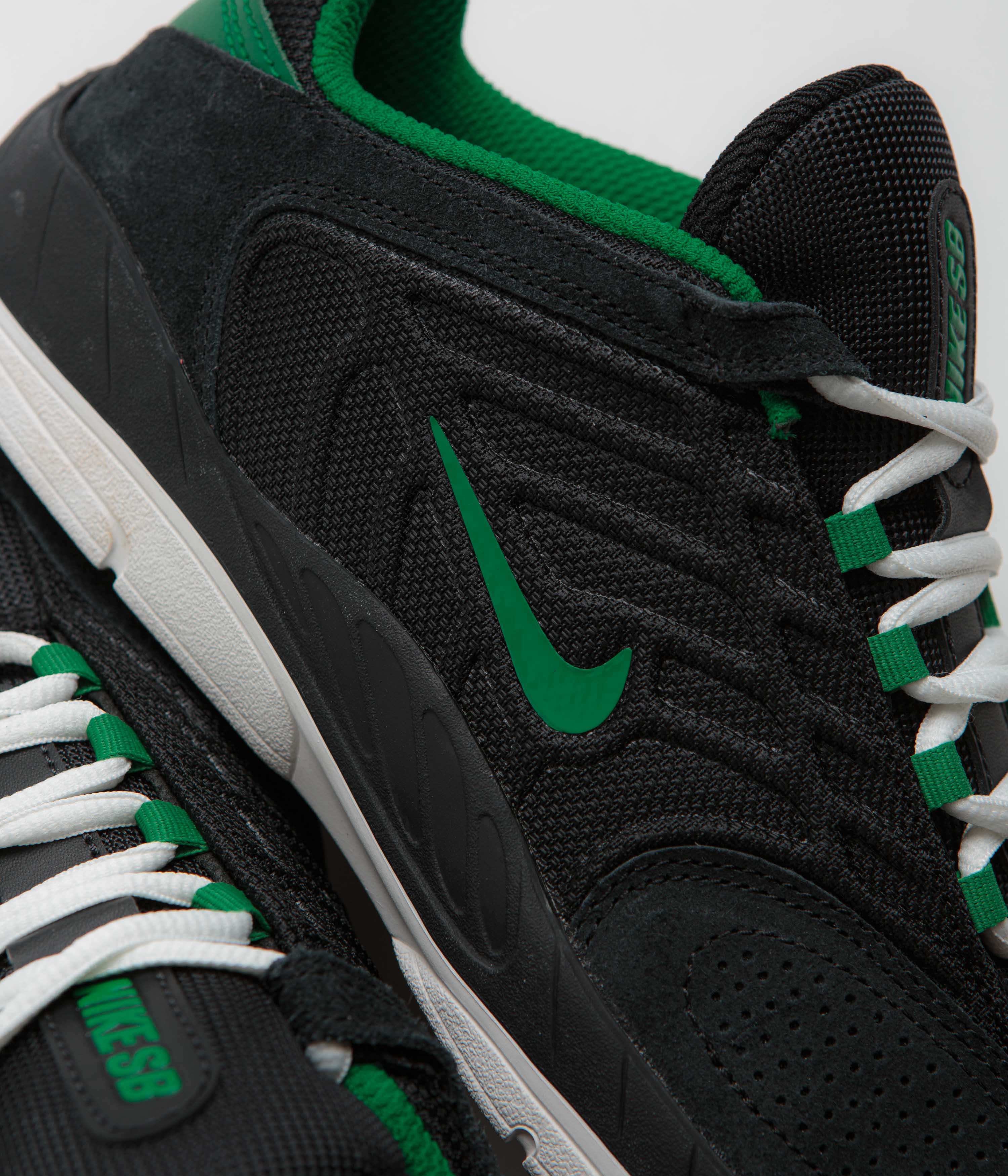 Nike SB Vertebrae Shoes - Black / Malachite - Black - Summit White - Image 3
