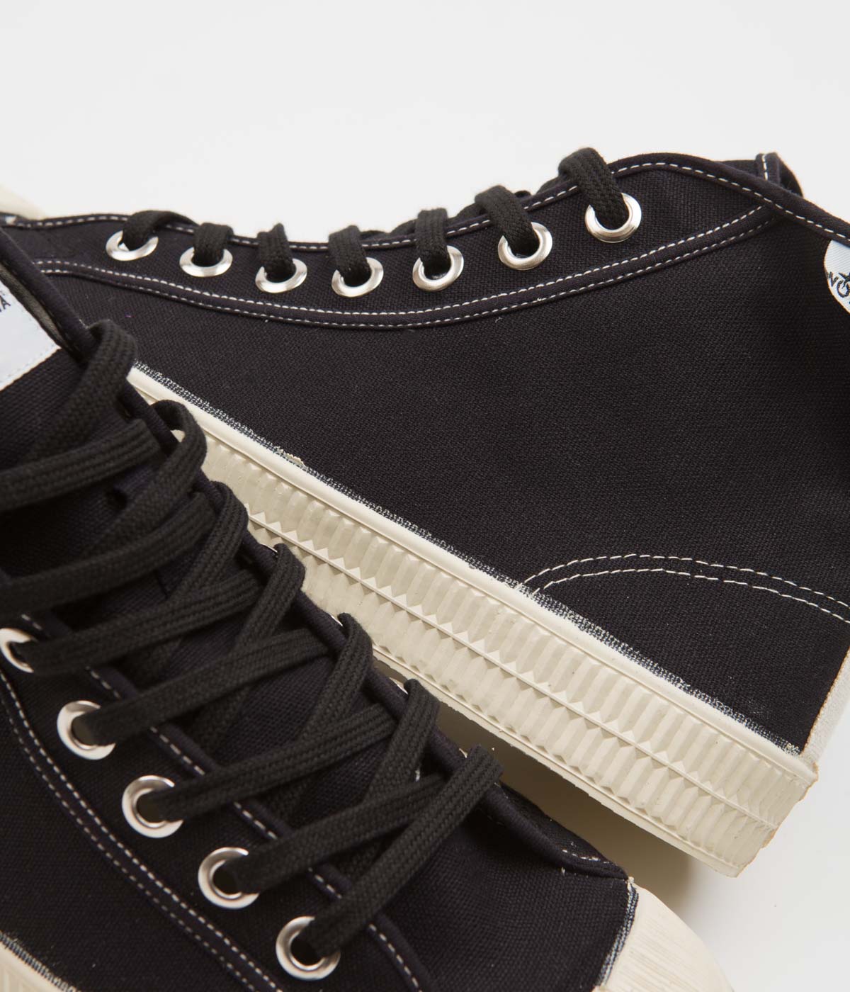 Novesta Star Dribble Contrast Stitching Shoes - 60 Black / 99 Beige / 106 Ecru - Image 3