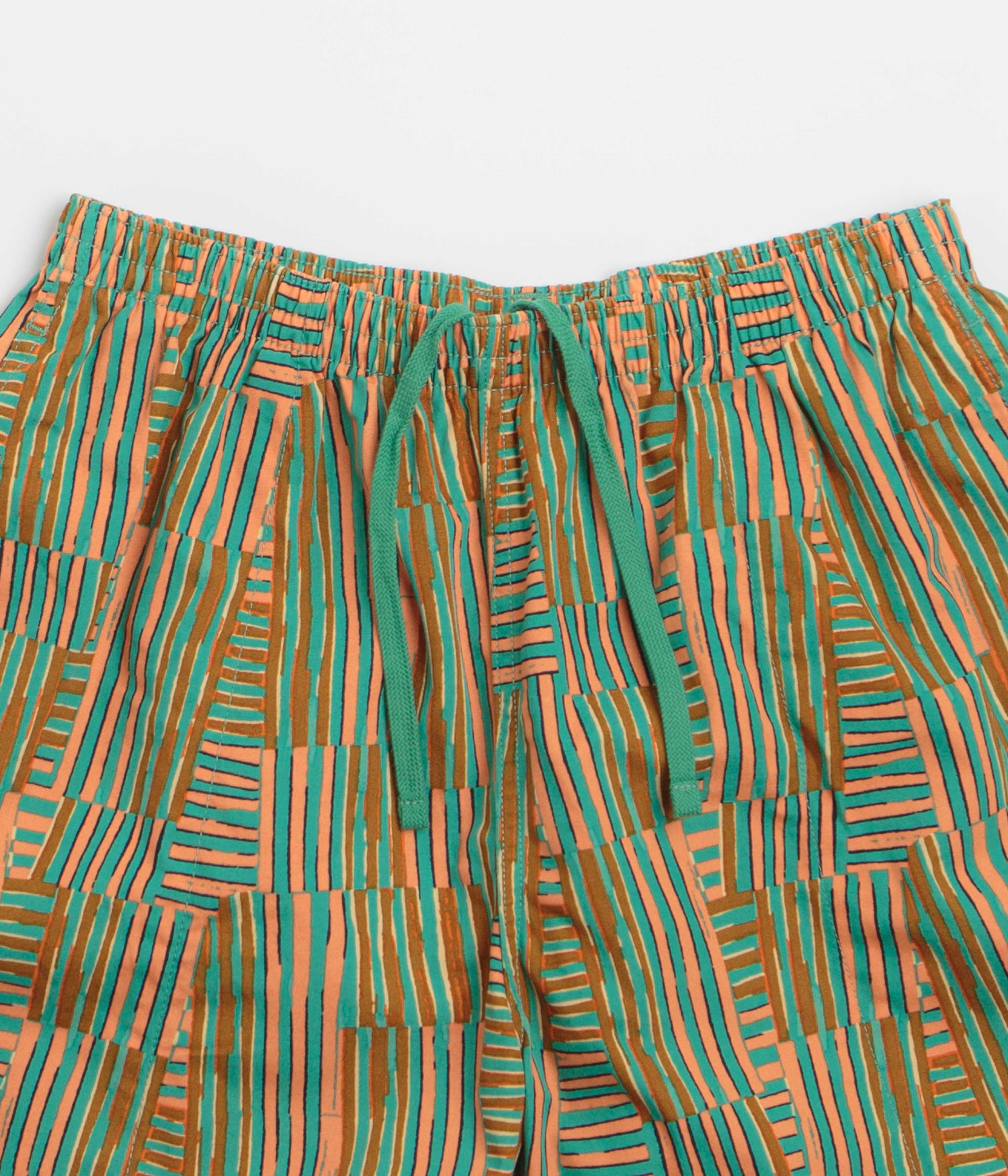 Patagonia Womens Funhoggers Shorts - Quilty Fitz: Heartleaf Green - Image 4
