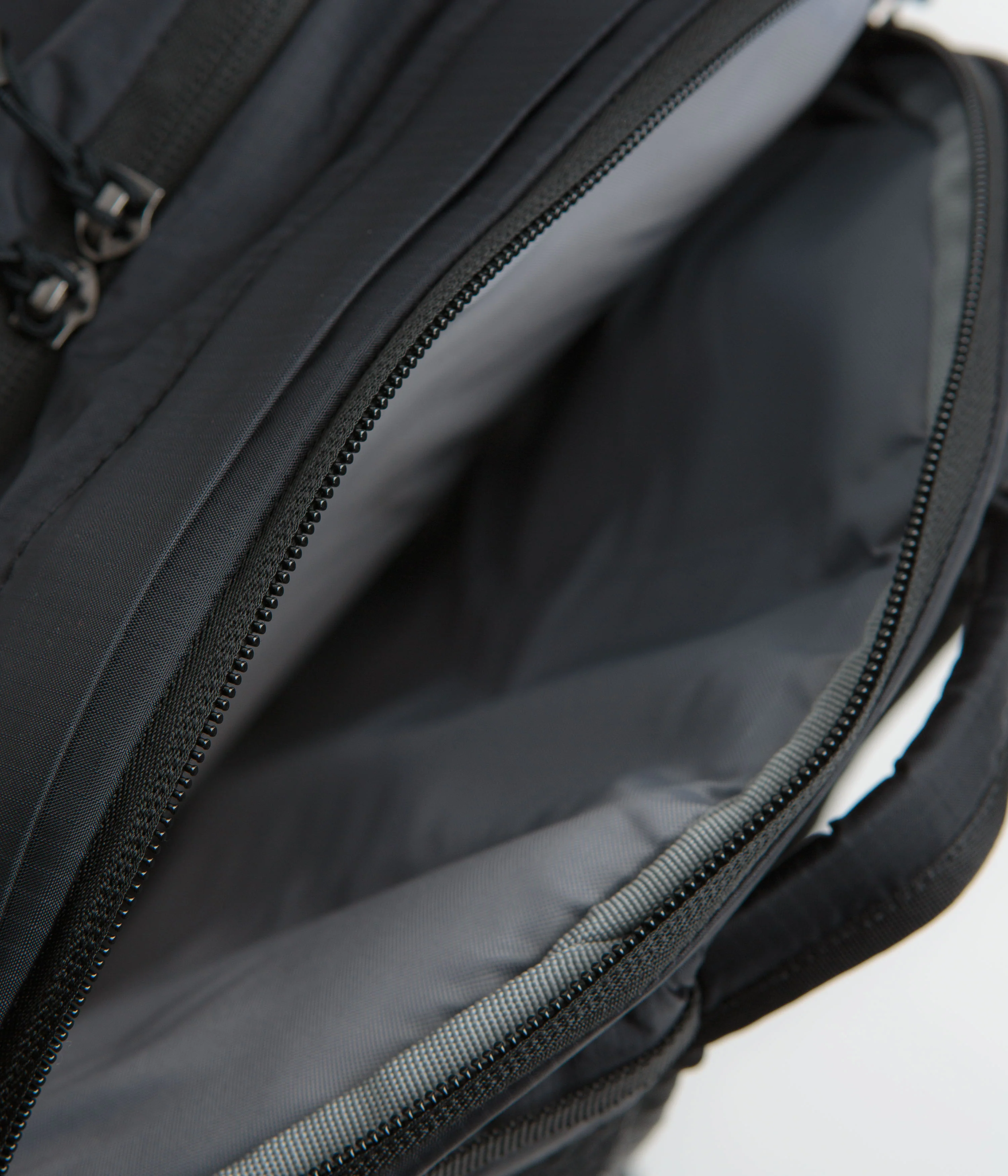 Salomon XT 25L Pack - Black - Image 8